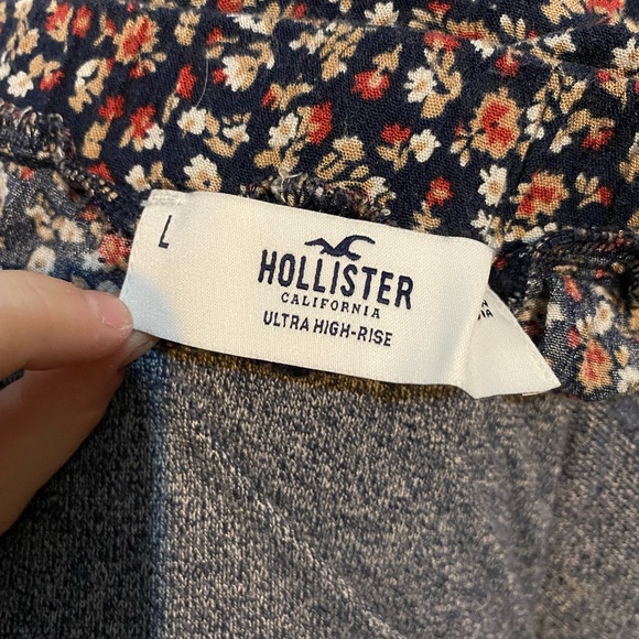 Hollister Frilly Ultra Hi Rise Shorts - Picture 3 of 3